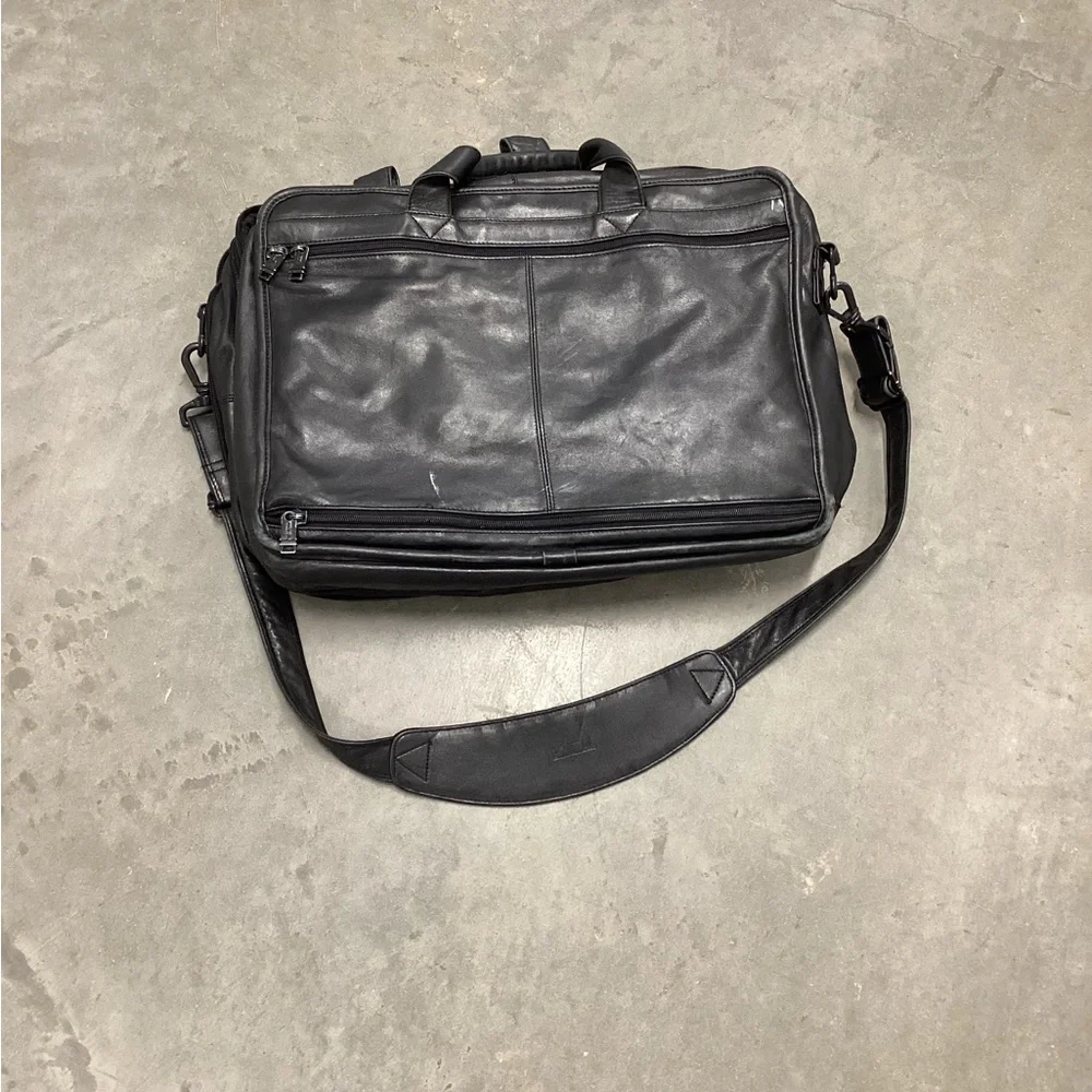 Tumi Black Leather Laptop Briefcase with Detachable Shoulder Strap